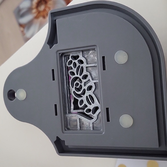 We R Memory Keepers Mini 8 Punch (Rose) - Picture 2 of 2